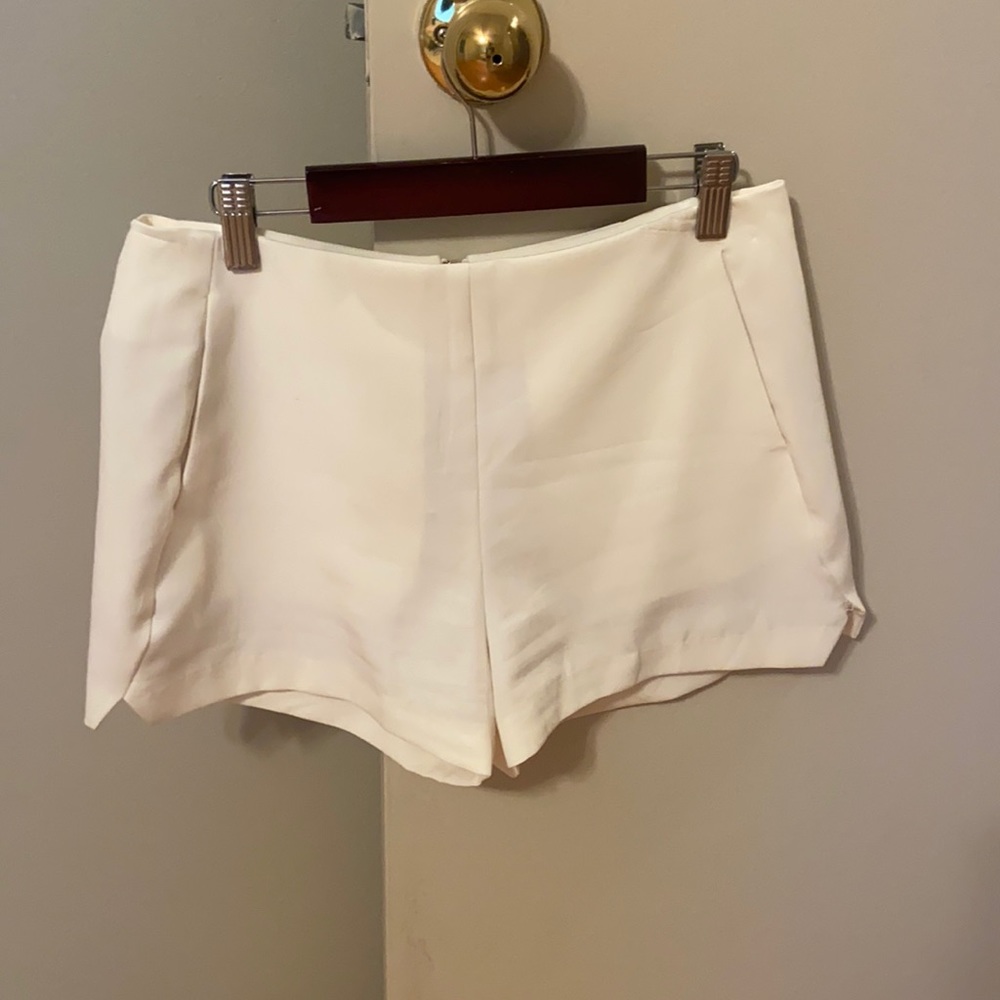 Grace willow. Shorts size small